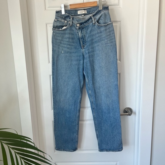 SOLD❌ Abercrombie 90’s straight curve love jeans - Picture 3 of 5